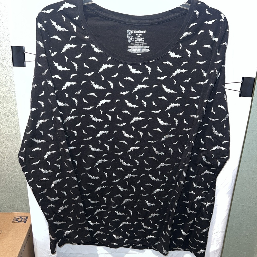 Halloween Long Sleeve Shirt Tunic Black W/ Silver Bats Ladies/Juniors XXL (19)